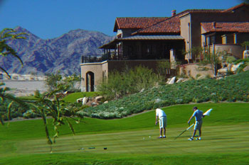 2 people playing golf at the Refuge Golf and Country Club