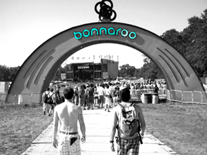 Crowds gather at the entrance to Bonnaroo