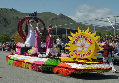 Royal Court Float at the Washington State Apple Blossom Festival